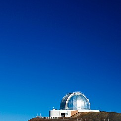 068 Mauna Kea Observatory with Moon L012